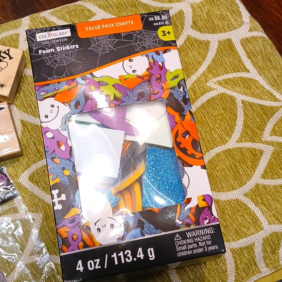🍂🎃 Halloween Stamp, Sticker, & Party Decorations Set - Picture 8 of 11